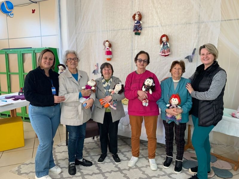 CRAS distribui kits do programa Mãos que Aquecem