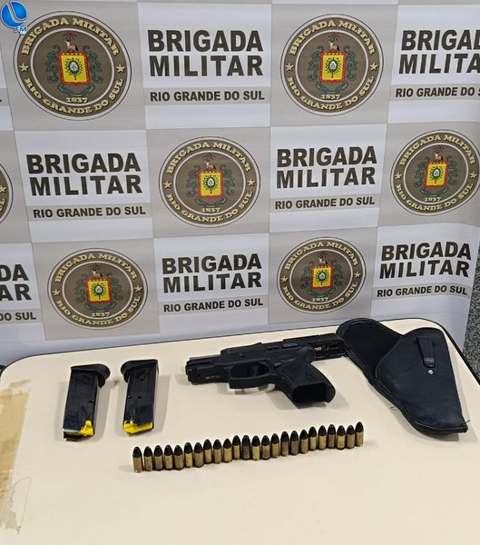 Dois homens são presos por porte ilegal de arma de fogo