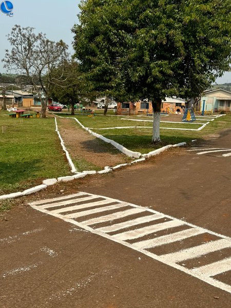 Sicredi revitaliza praça do bairro Operário, Patram foi quem doou mudas de árvores para plantio naquele local.