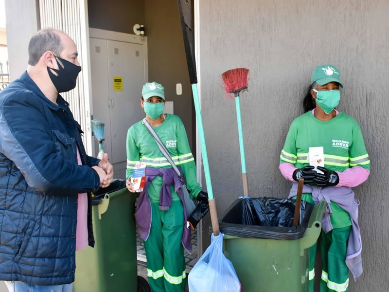 Dia do Gari: profissionais desempenham função essencial durante a pandemia
