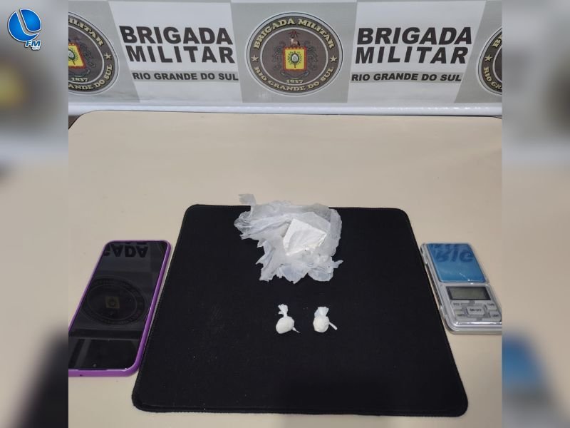 Homem é preso com porções de cocaína em Nova Araçá