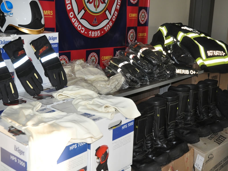 Corpo de Bombeiros de Lagoa Vermelha recebem novos EPIs