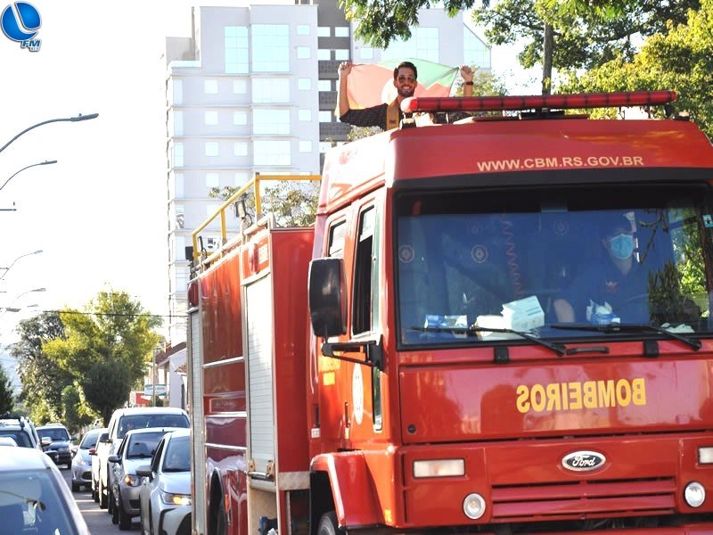 Lagoense Luiz Henrique Matana Mascarenhas é vencedor do concurso Fashion Man RS