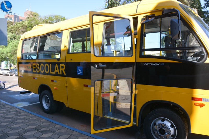 Novo ônibus escolar reforça compromisso municipal com a educação