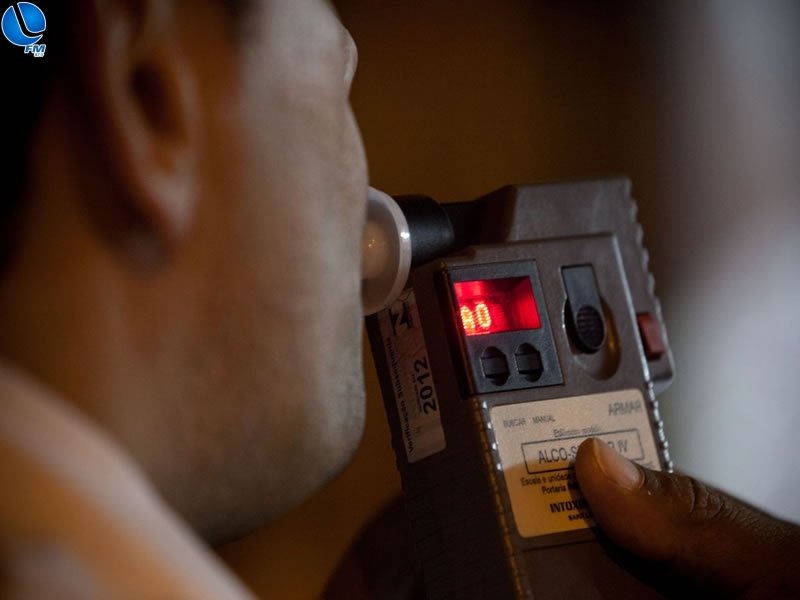 Dois motoristas presos por embriaguez e vários furtos registrados no final de semana em Lagoa Vermelha