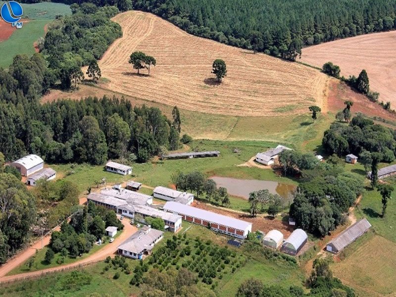 Muda a direção da Escola Desidério Finamor