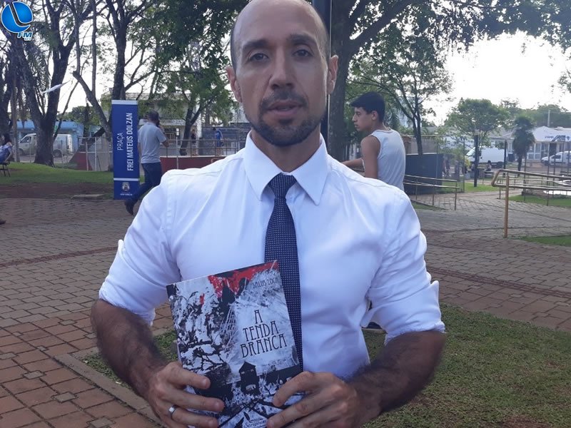 Escritor Salus Loch presente na Feira do Livro 2019