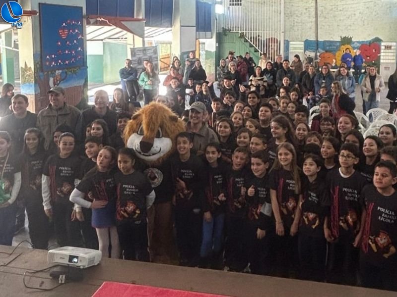 Formatura do PROERD reúne 76 alunos do 5º ano em Lagoa Vermelha