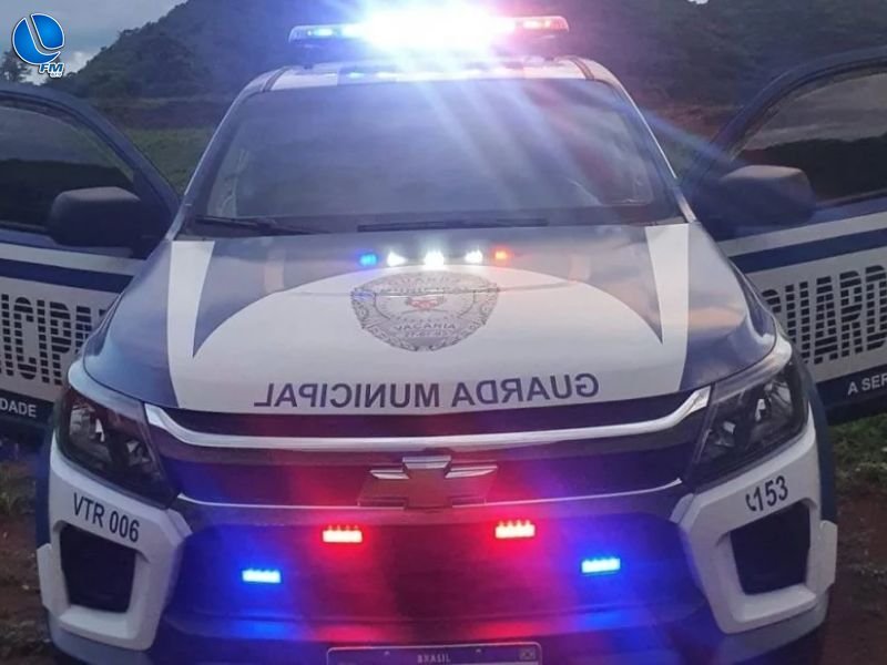 Estudante de 13 anos desacata diretora e guarda municipal após recolhimento de celular, em Vacaria