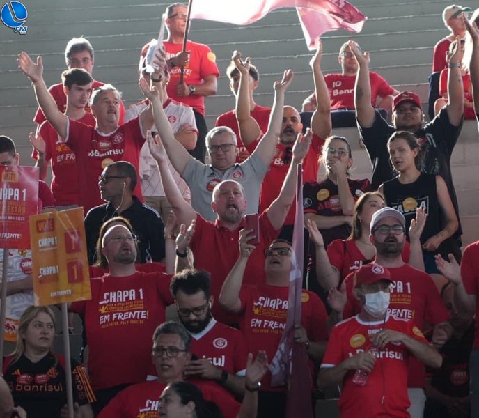 Alessandro Barcellos reeleito presidente do Inter