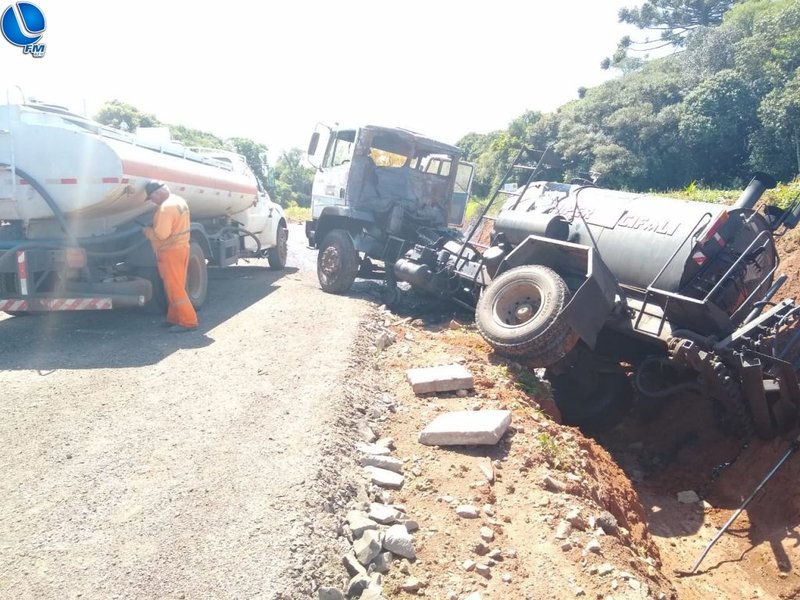 Caminhão de empresa prestadora de serviços na BR-285 explode e deixa motorista ferido