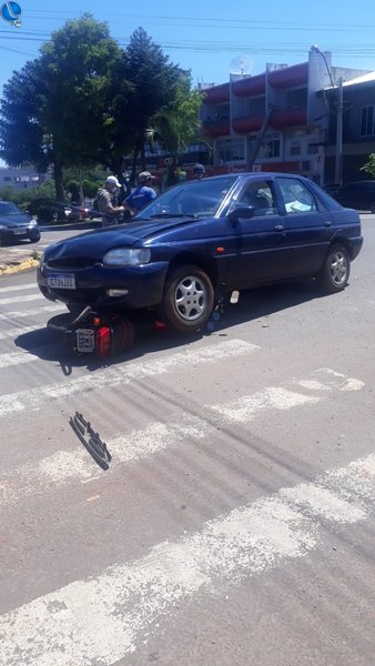 Colisão na Avenida Benjamin Constant deixa duas pessoas feridas