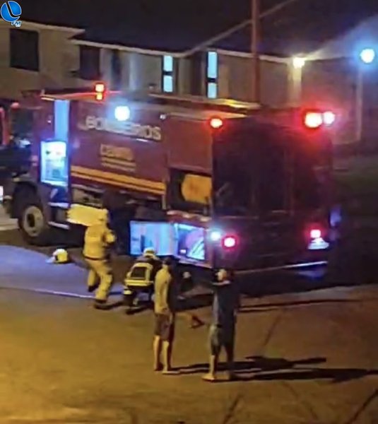 Bombeiros contém incêndio em uma residência no Alto Pedregal