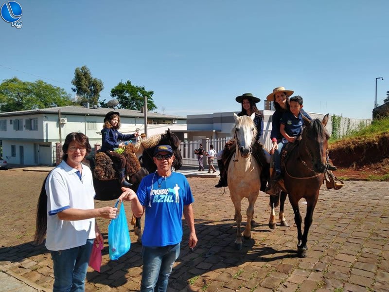 Cavalgada do Bem é realizada em Lagoa Vermelha