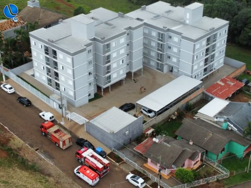 Homem fica ferido em princípio de incêndio em apartamento, no bairro Alto Pedregal