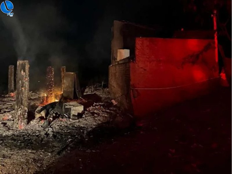 Incêndio destrói residência no interior de Ibiaçá