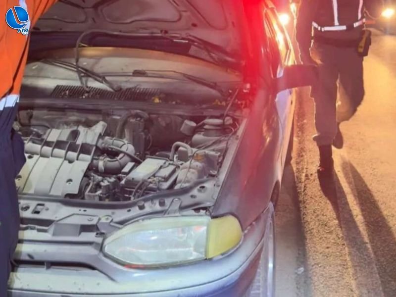 Veículo é parcialmente consumido por incêndio na ERS-135 em Coxilha