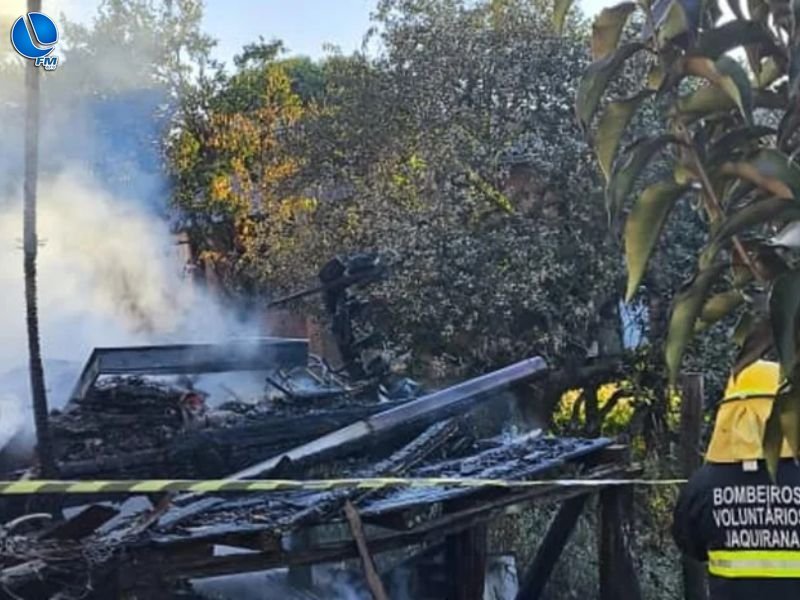 Homem morre em incêndio residencial em Jaquirana