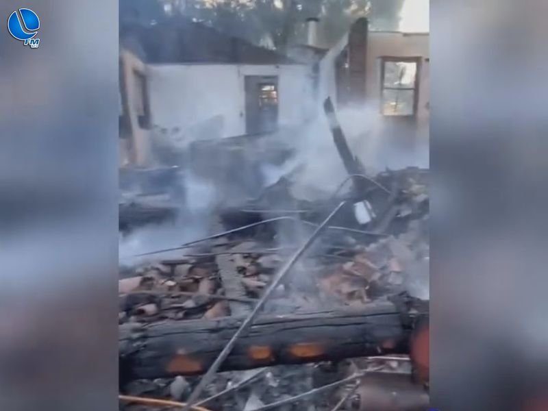 Incêndio destrói residência na Comunidade de Santa Clara no interior de Ibiraiaras