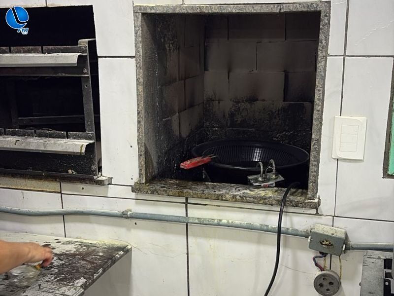 Bombeiros de Lagoa Vermelha atendem princípio de incêndio em restaurante na BR-285