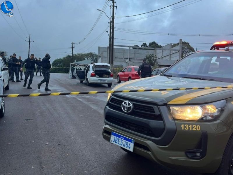 Perseguição policial termina em tiroteio e deixa três criminosos feridos em Passo Fundo