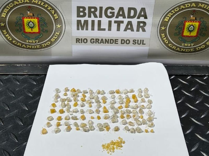 Brigada Militar apreende porções de crack em Lagoa Vermelha