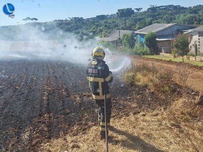Incêndios em vegetação mobilizam Bombeiros em Lagoa Vermelha e atingem cerca de quatro hectares