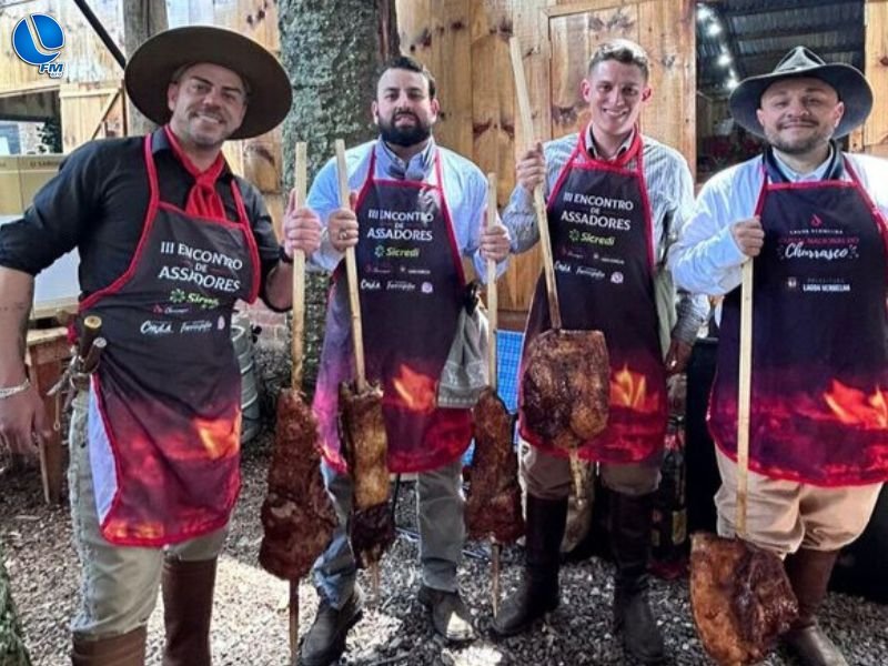 Lagoa Vermelha divulga tradição do churrasco no Rodeio Internacional de Vacaria