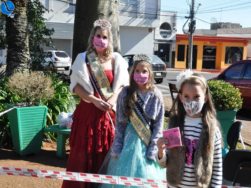 Campanha Misses na Prevenção entregam máscaras para o CTG Bombacha Branca