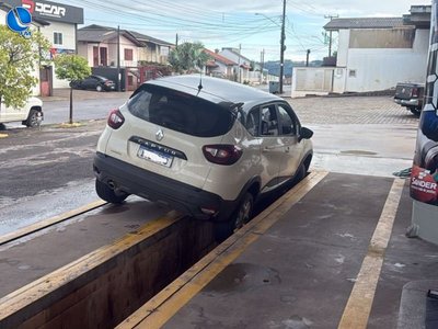 Mulher é presa em ônibus após furtar veículo em Nova Araçá e abandoná-lo em Casca