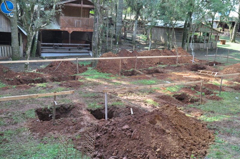 Palco e cobertura da cancha são responsabilidades da prefeitura
