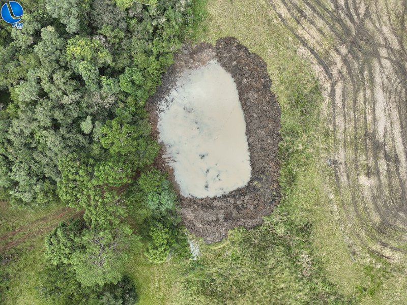 Patram flagra ampliação de açude em APP