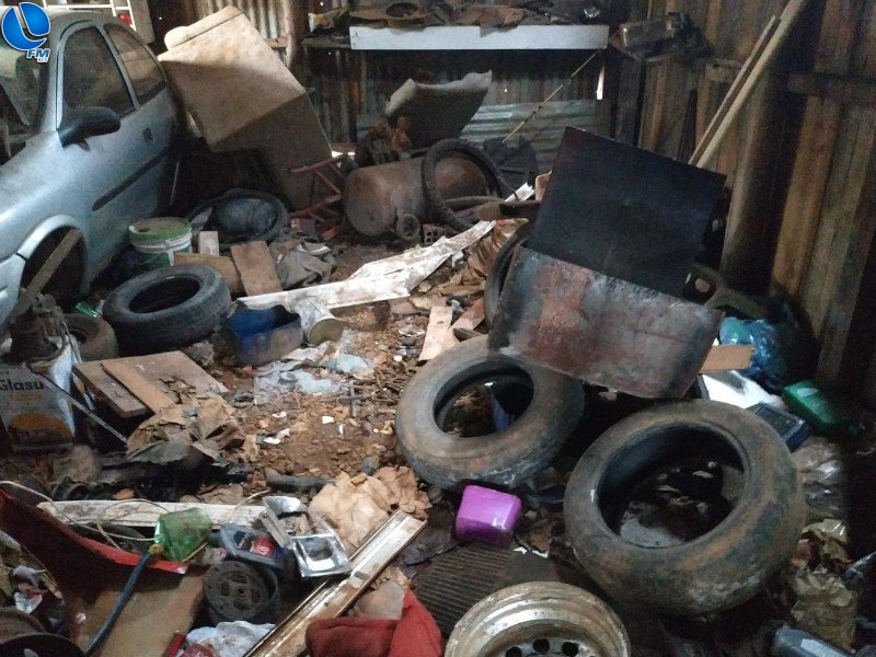 Depósito irregular de resíduos é localizado no bairro Gaúcha