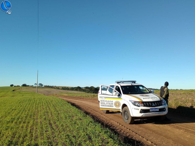 Polícia Ambiental realiza patrulhamento em áreas rurais.