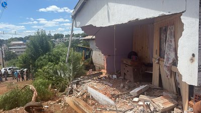 Patrola apresenta problemas mecânicos e atinge duas casas no bairro Vida Nova