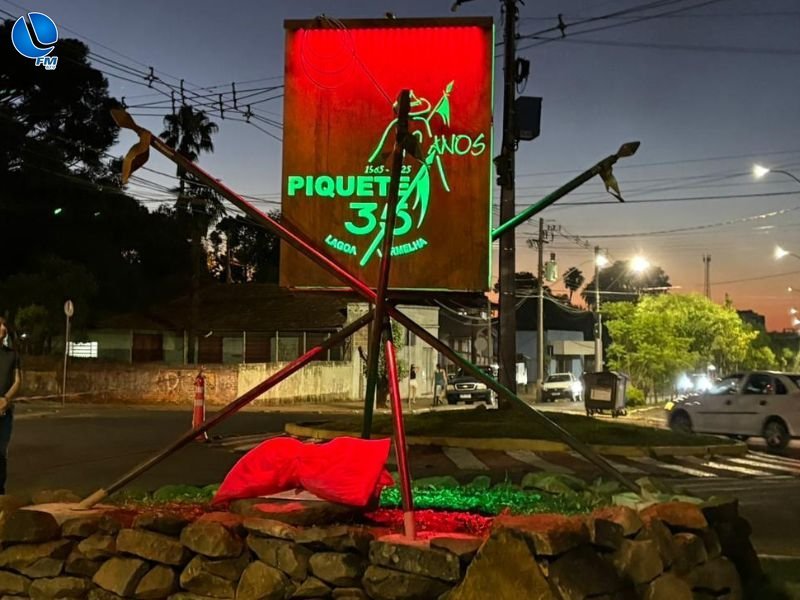 Inauguração do monumento alusivo aos 40 anos do Piquete 35