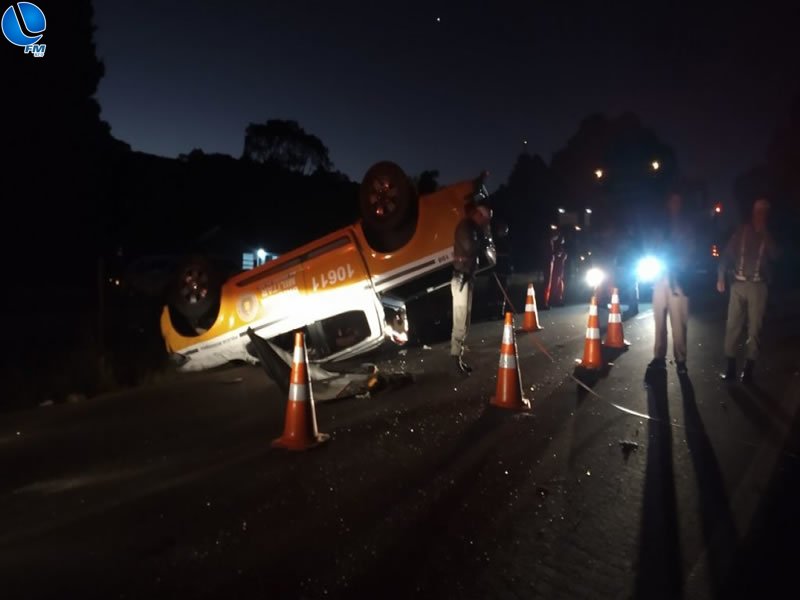 Policiais Rodoviários Estaduais ficam feridos em capotamento na ERS 324