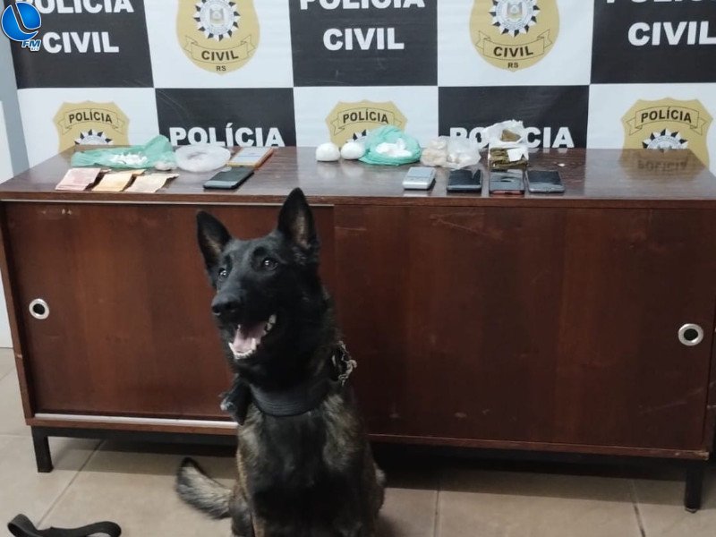 Trio é preso em flagrante pela Polícia Civil por tráfico, no bairro São José