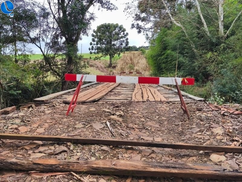Ponte entre Santa Bárbara e Araçá Alto é interditada em Ibiaçá após danos causados pela chuva