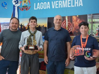 Prefeito recebe campeão do Jovem Empreendedor e anuncia espaço de coworking para 2026