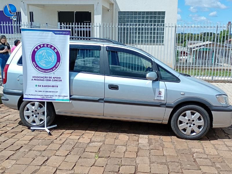 Prefeitura entrega veículo para a AAPECAN de Lagoa Vermelha