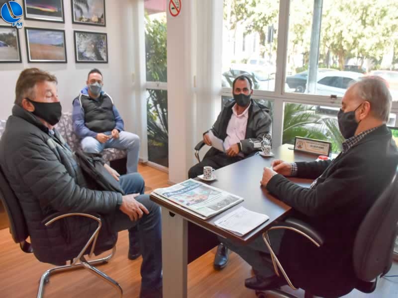 Presidente do Legislativo recebe a visita de assessor do deputado federal Giovani Feltes