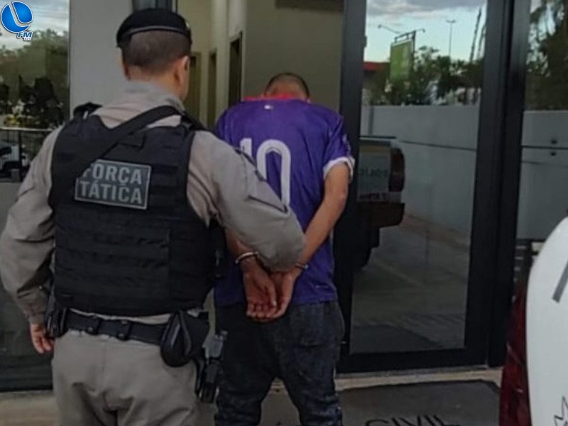 Homem é preso com carro furtado em Passo Fundo