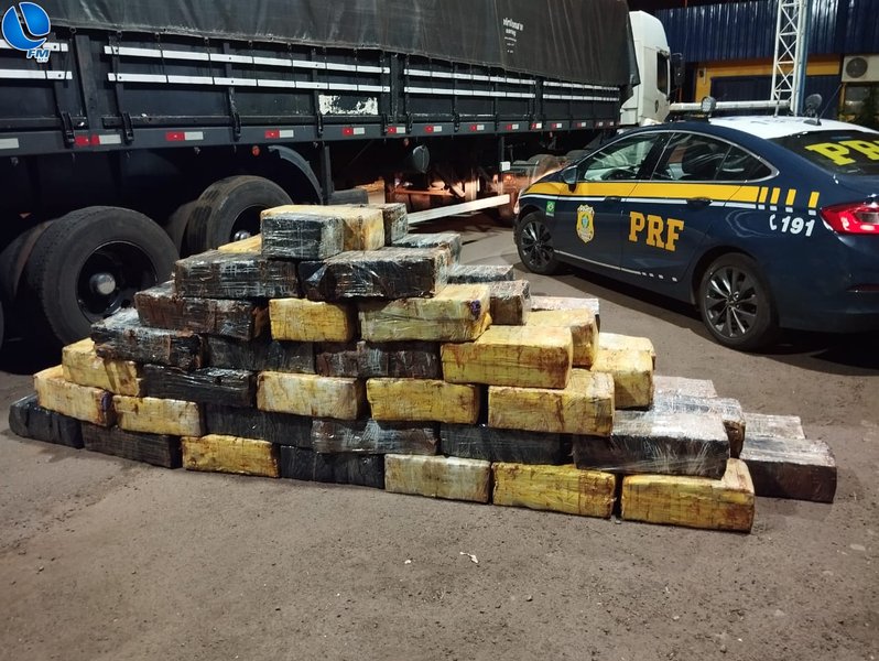 PRF apreende carreta com mais de uma tonelada de maconha em Sarandi