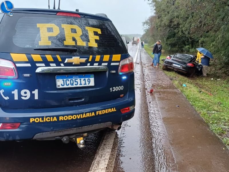Homem morre em acidente com Porsche na BR-386, em Carazinho