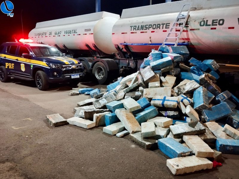 PRF apreende carga milionária de maconha dentro de carreta de transporte de óleo vegetal