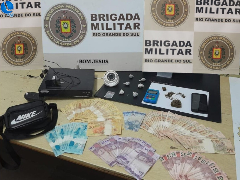 Homem é preso pela Brigada Militar por tráfico de drogas, em Bom Jesus