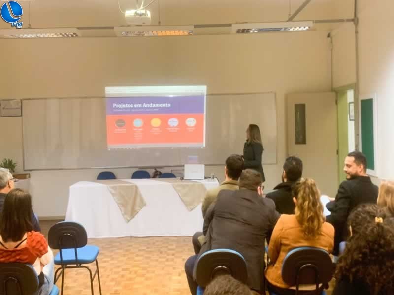 Empresários, Poder Público, Agentes Financeiros e Estudantes se reúnem para a aula inaugural do Programa Jovem Empreendedor