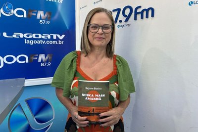 Morando na Inglaterra, lagoense lança livro "Nunca Mais Amanhã" na Casa da Cultura