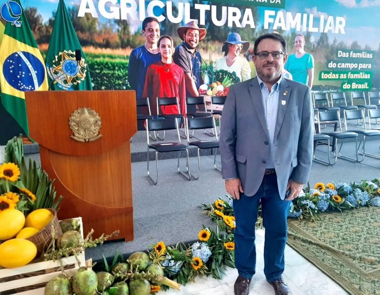 Santini aborda viagem à Brasília